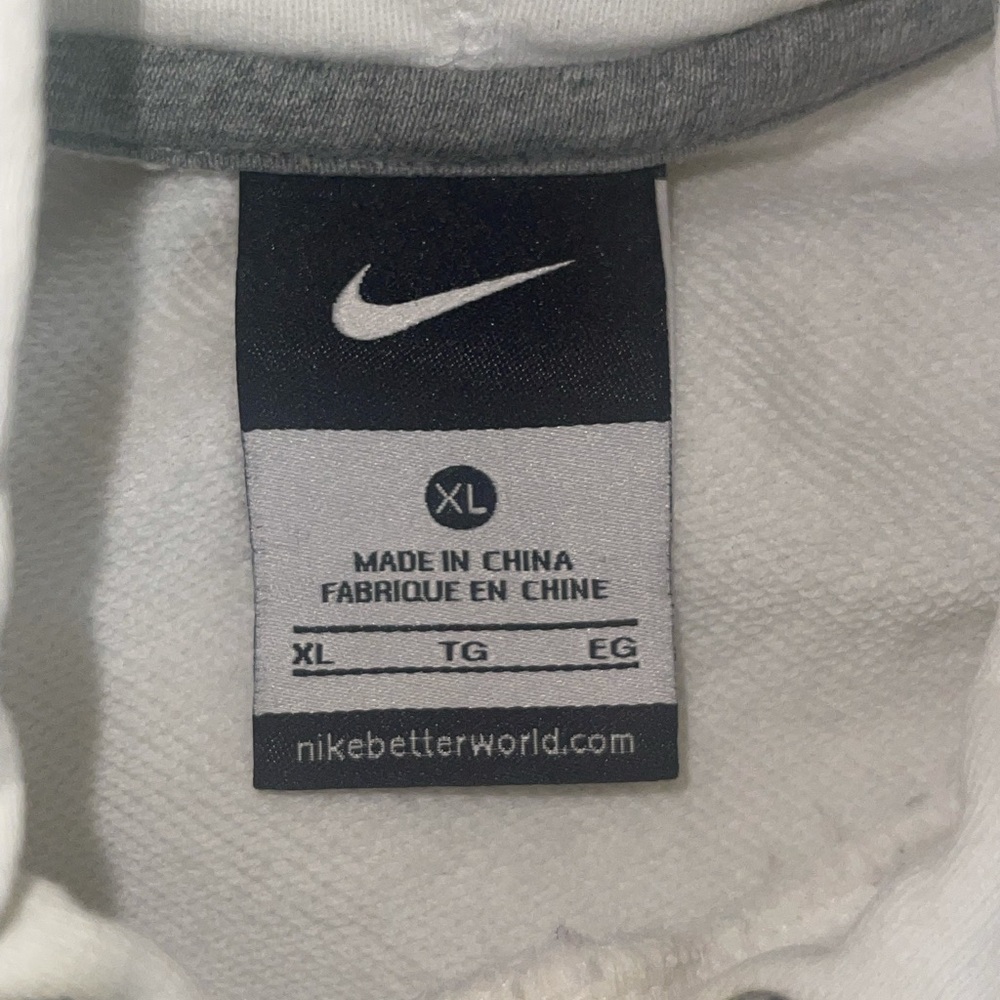 Nike Arsenal soccer hooded sweatshirt. - Picture 8 of 9